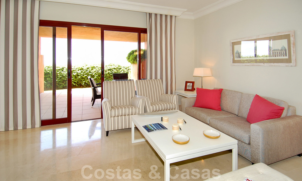 Golf appartementen te koop in 5* golfresort, Marbella - Benahavis 24004