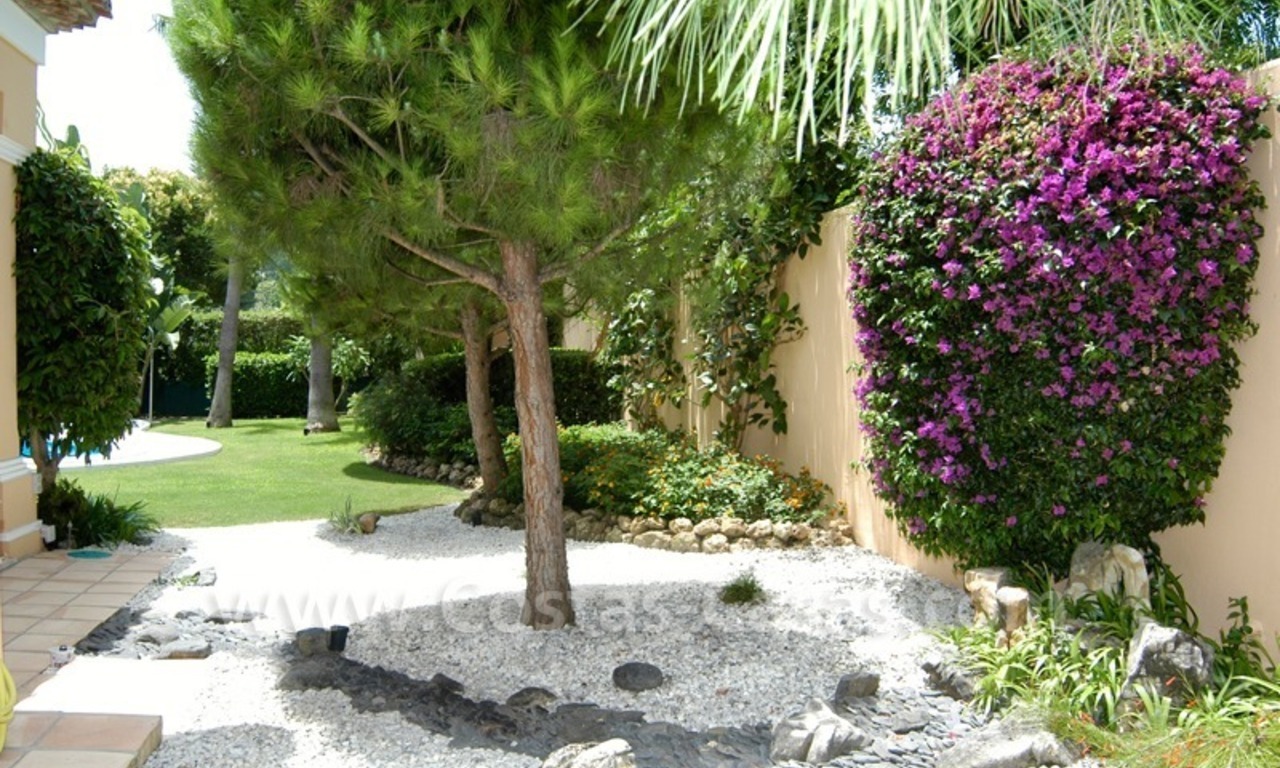 Unieke eerstelijngolf villa in Andalusische stijl te koop in Nueva Andalucia te Marbella 7
