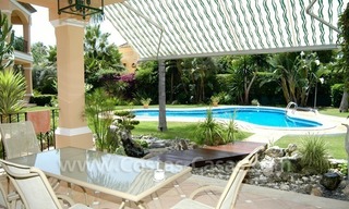 Unieke eerstelijngolf villa in Andalusische stijl te koop in Nueva Andalucia te Marbella 8