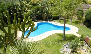 Unieke eerstelijngolf villa in Andalusische stijl te koop in Nueva Andalucia te Marbella 11