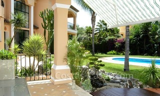 Unieke eerstelijngolf villa in Andalusische stijl te koop in Nueva Andalucia te Marbella 2