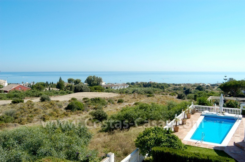 Villa in Spaanse stijl te koop, beachside Marbella