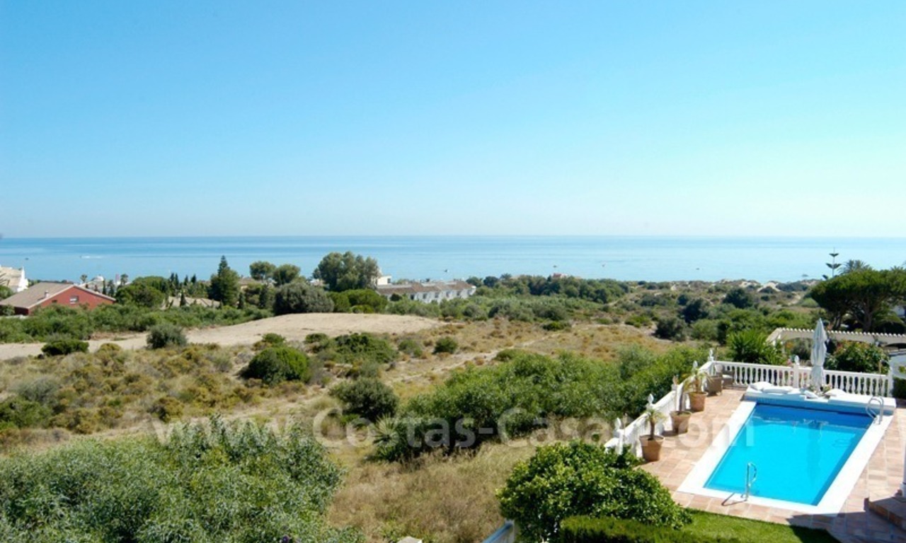 Villa in Spaanse stijl te koop, beachside Marbella 0