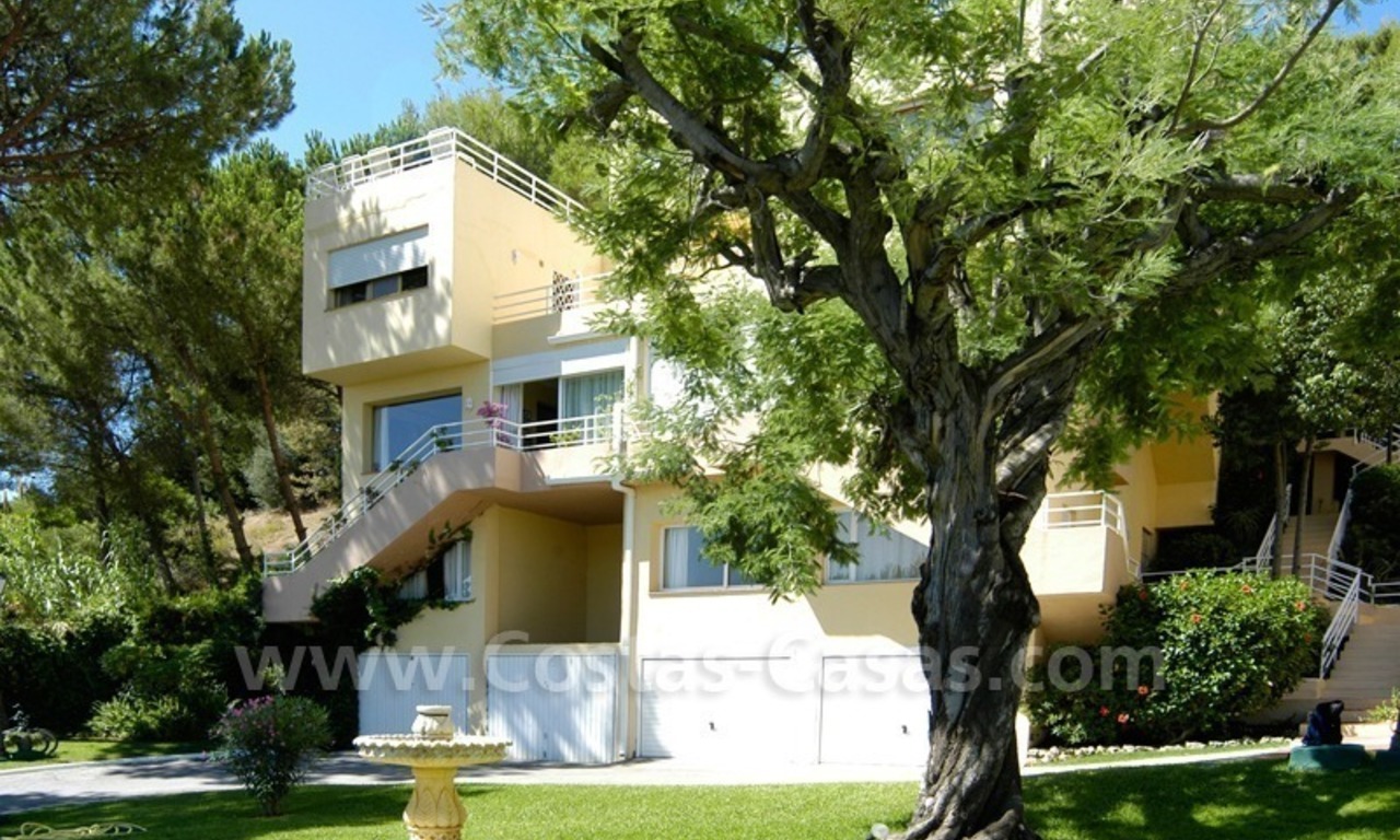 Bargain golf huis te koop in een up-market gebied van Nueva Andalucia te Marbella 8