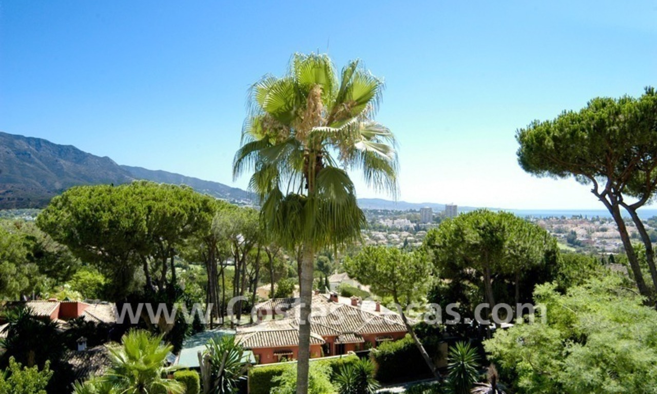 Bargain golf huis te koop in een up-market gebied van Nueva Andalucia te Marbella 2