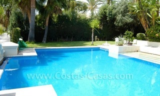 Beachside villa te koop in klassieke stijl te Marbella oost 1