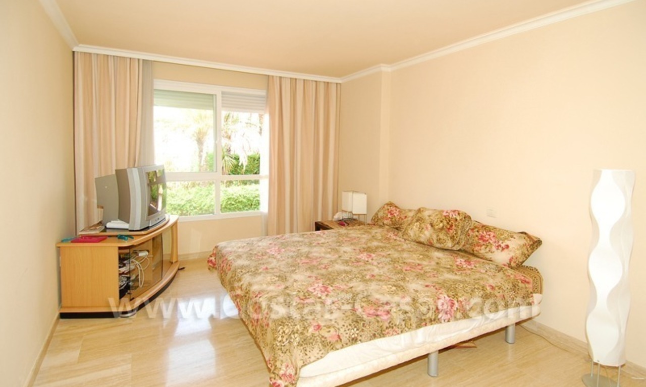 Ruim luxe beachside appartement te koop nabij Puerto Banus te Marbella 6