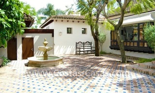 Exclusieve eerstelijngolf Bali-stijl villa te koop in Nueva Andalucia te Marbella 10