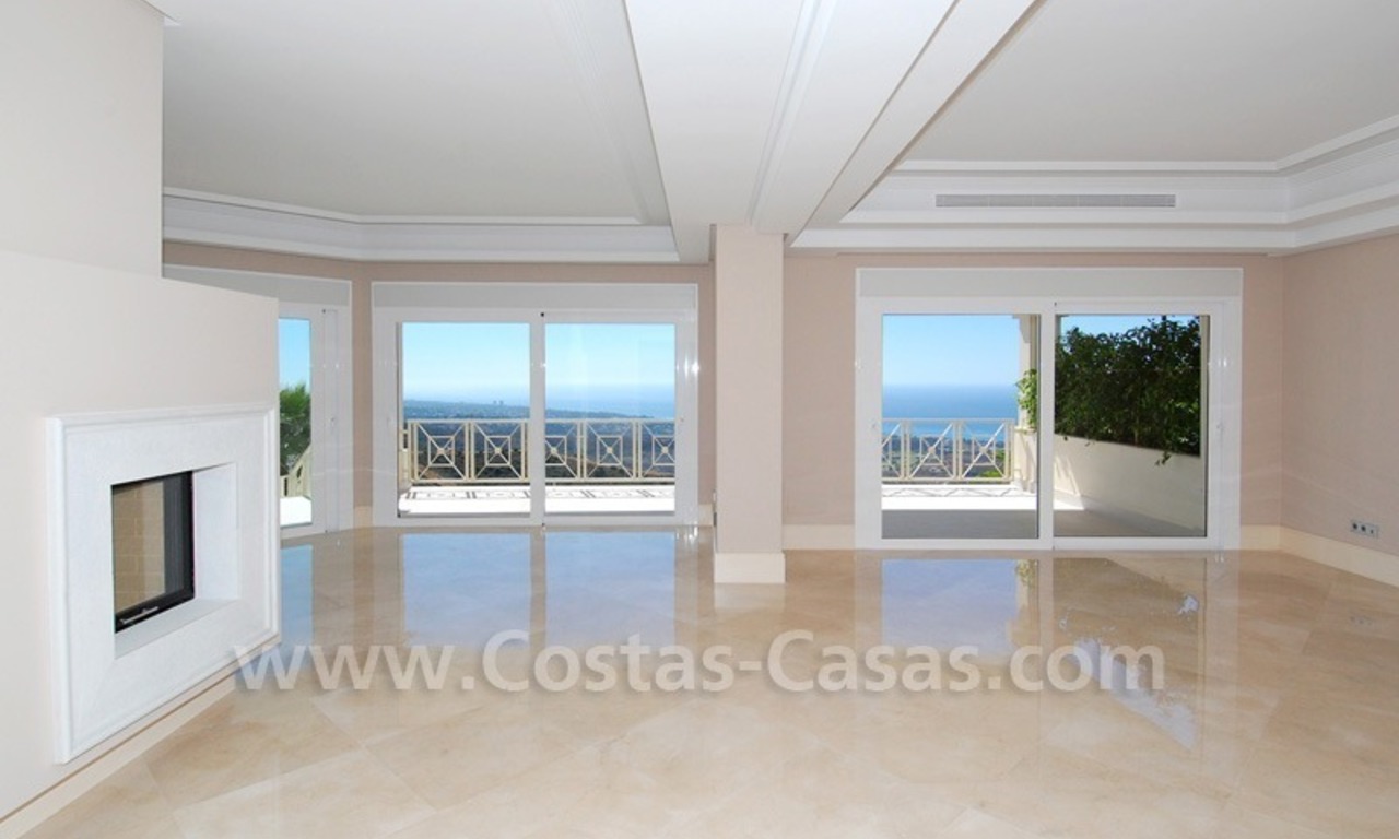 Nieuwe villa te koop in een moderne Andalusische stijl te Marbella 8