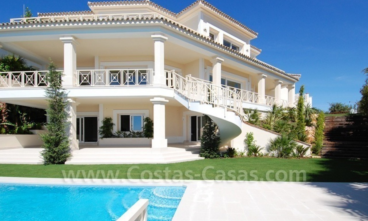 Nieuwe villa te koop in een moderne Andalusische stijl te Marbella 4