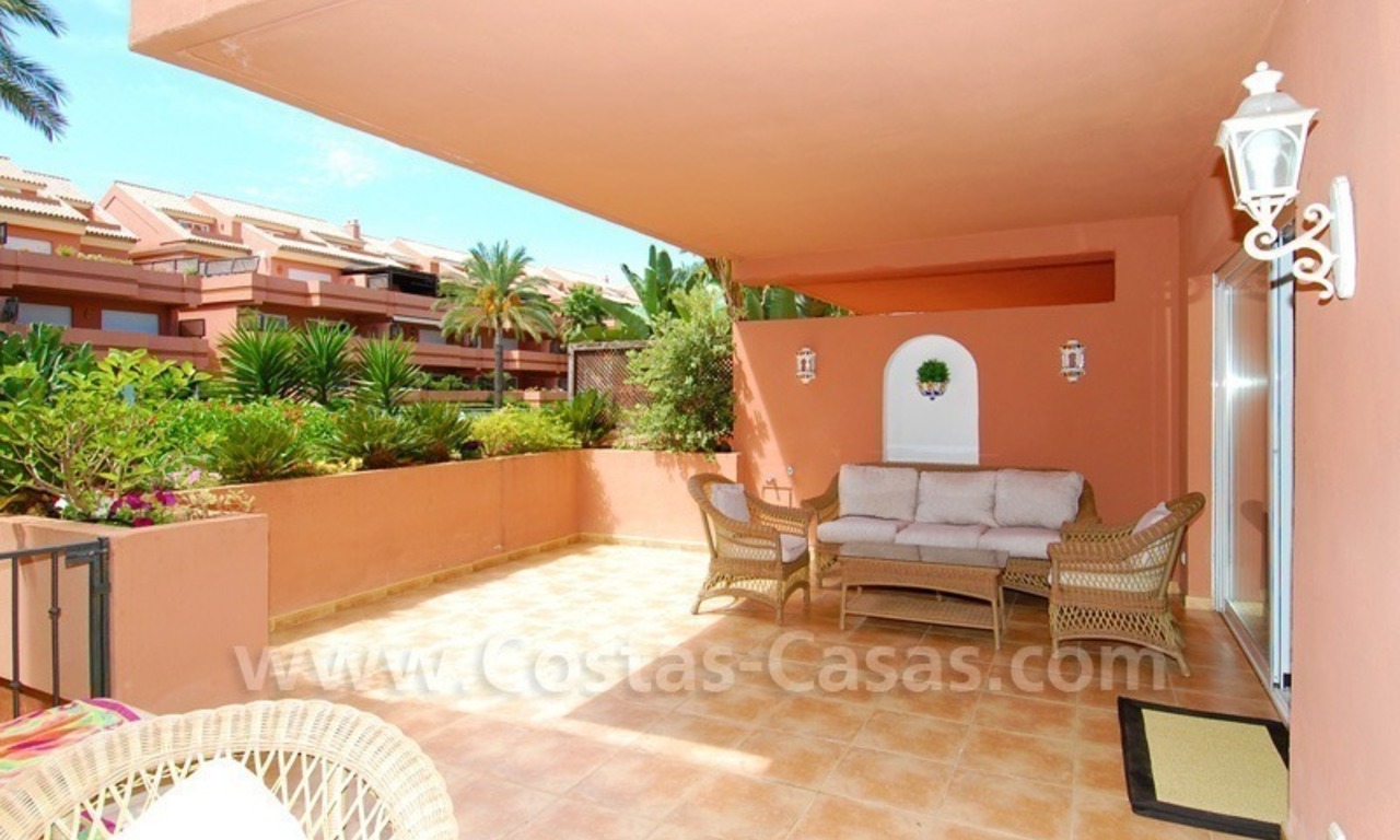 Ruim luxe beachside appartement te koop dichtbij Puerto Banus in Marbella 1