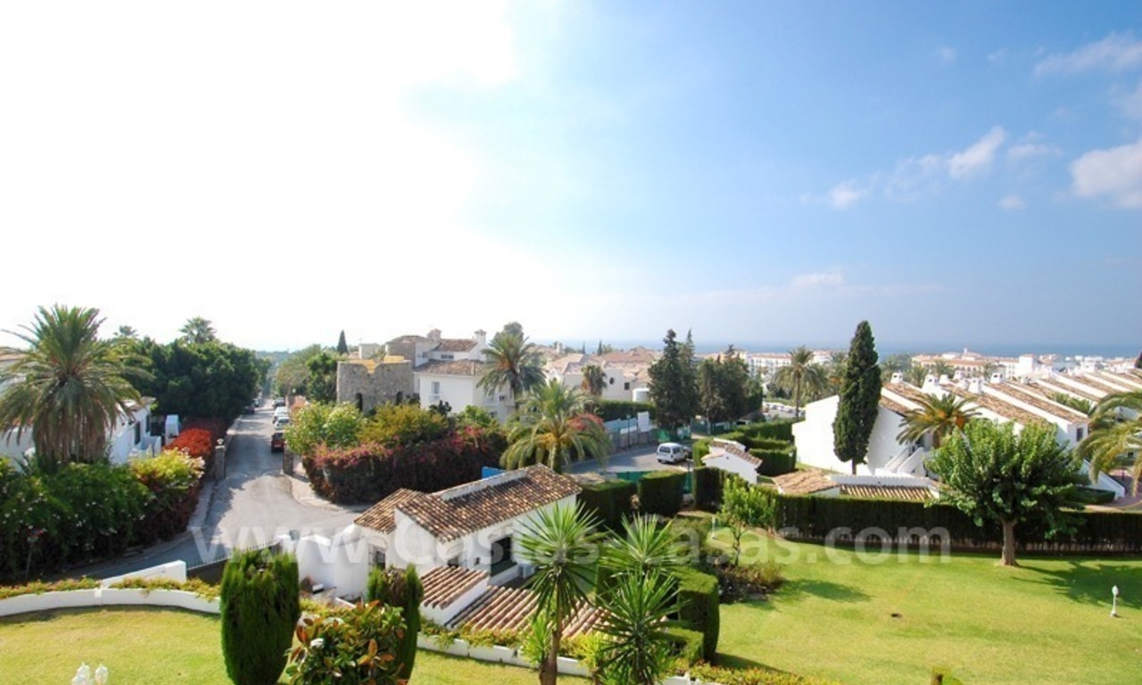 Gezellig penthouse appartement te koop nabij Puerto Banus in Nueva Andalucia te Marbella. 5