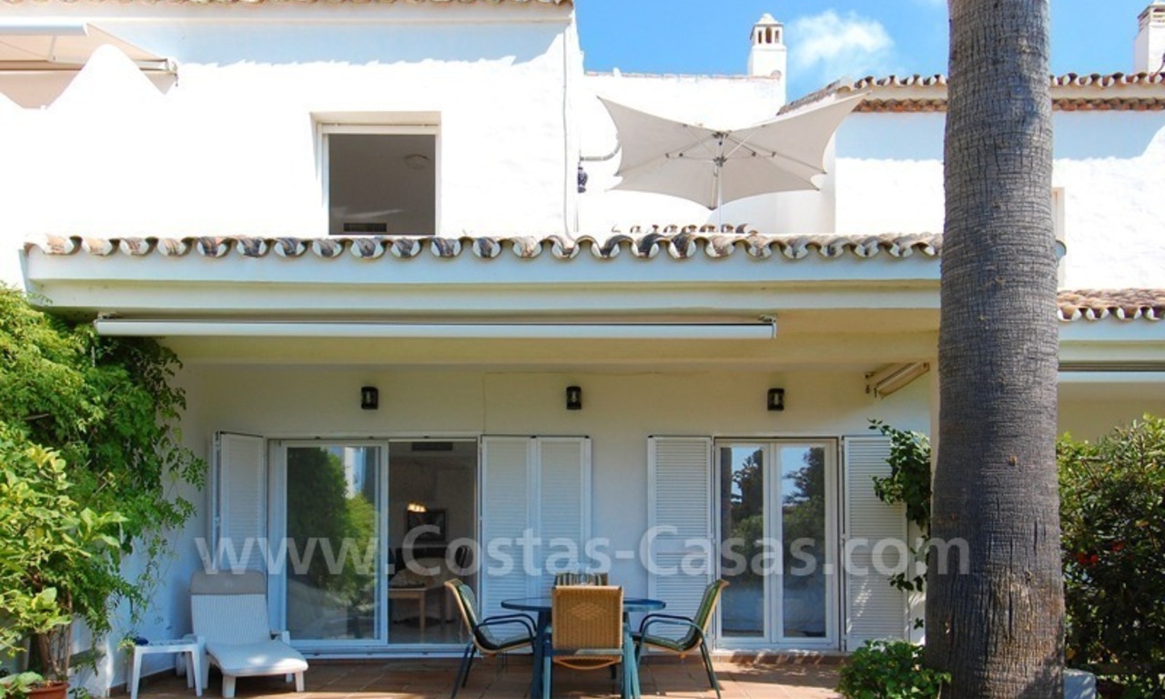 Eerstelijnstrand huis te koop in Marbella, direct aan het strand. 5