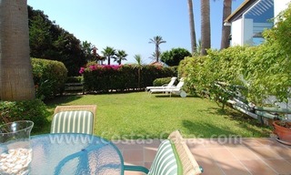 Eerstelijnstrand huis te koop in Marbella, direct aan het strand. 4