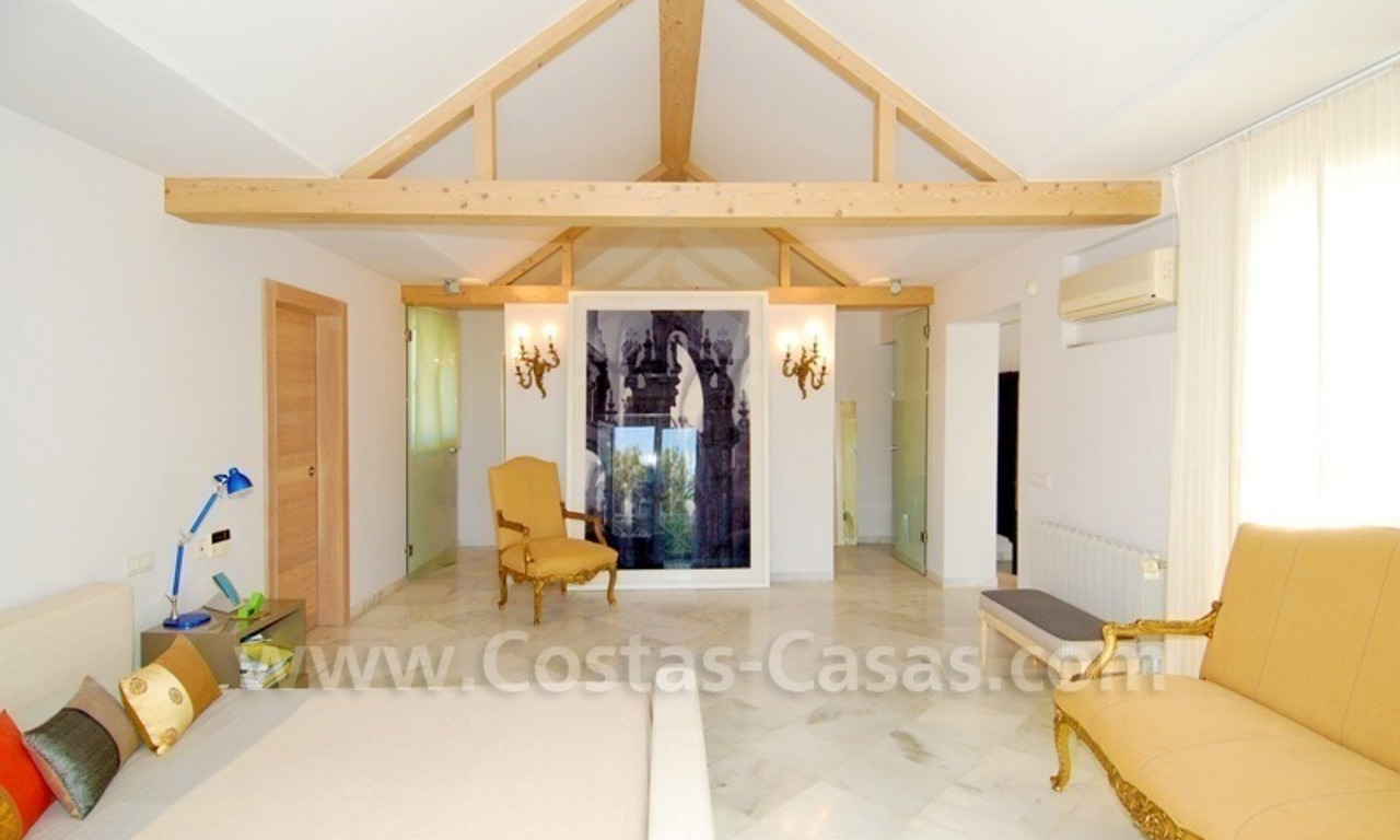Moderne stijl villa te koop in Sierra Blanca te Marbella 22