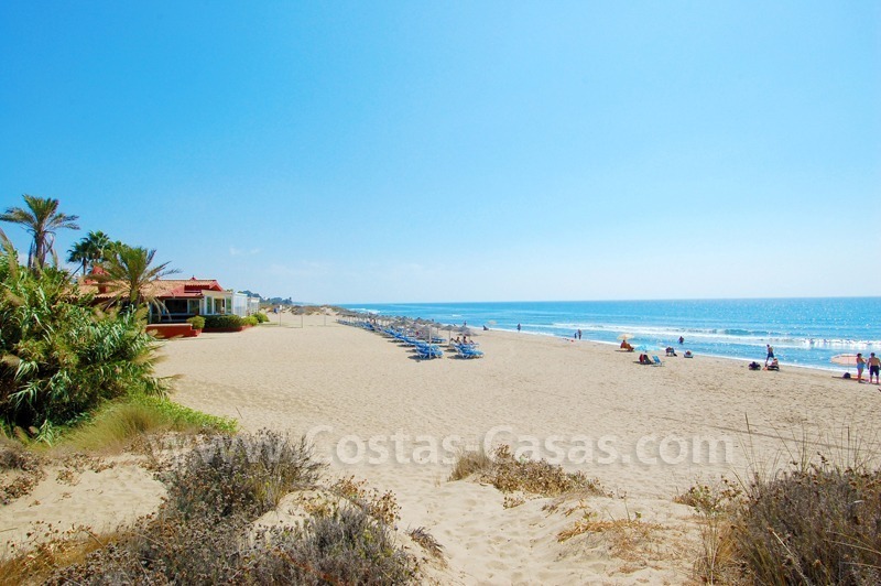 Eerstelijnstrand appartement te koop in Marbella, direct aan het strand
