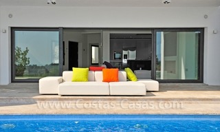 Exclusieve moderne villa te koop direct aan de golfbaan in Benahavis - Marbella 6