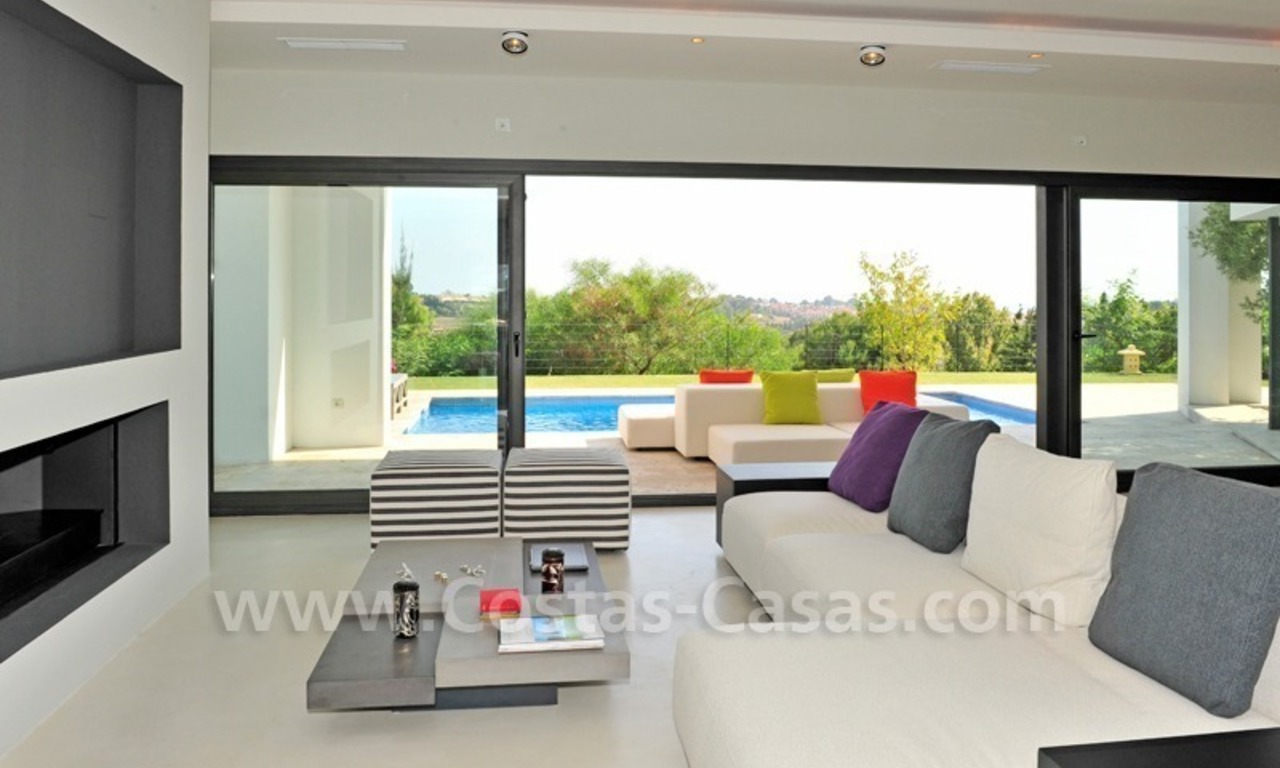 Exclusieve moderne villa te koop direct aan de golfbaan in Benahavis - Marbella 12