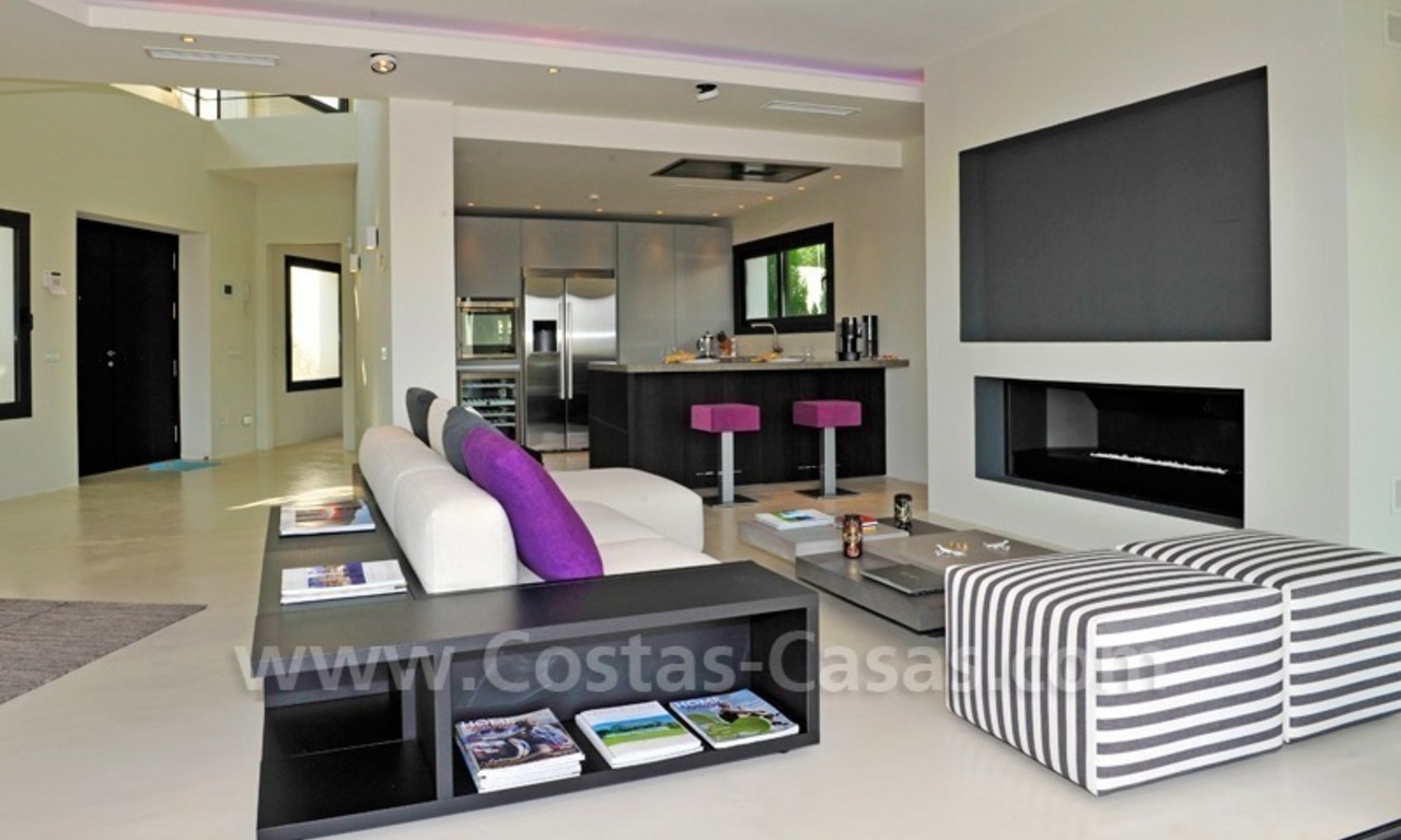 Exclusieve moderne villa te koop direct aan de golfbaan in Benahavis - Marbella 8