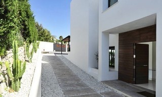 Exclusieve moderne villa te koop direct aan de golfbaan in Benahavis - Marbella 16