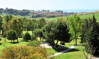 Exclusieve moderne villa te koop direct aan de golfbaan in Benahavis - Marbella 23