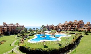 Luxe appartement te koop in een eerstelijnstrand complex op de Nieuwe Gouden Mijl tussen Marbella en Estepona centrum 1