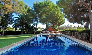 Villa op een groot perceel te koop aan de Golden Mile te Marbella 1