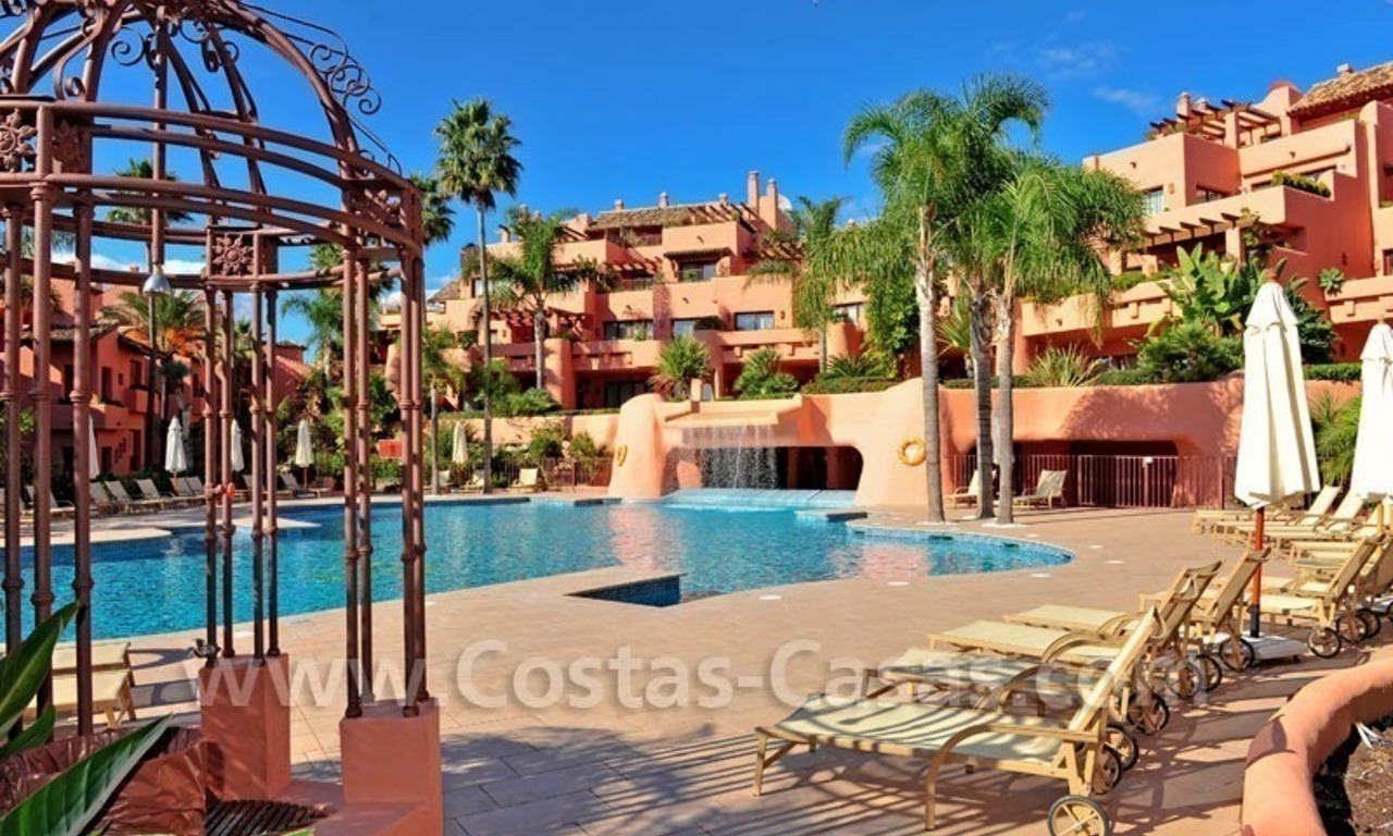 Luxe penthouse appartement te koop, eerstelijn strand exclusief complex, New Golden Mile, Marbella - Estepona 6