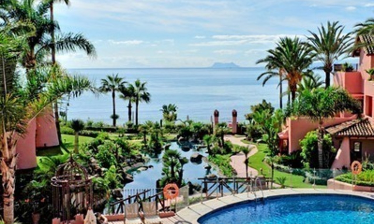 Luxe penthouse appartement te koop, eerstelijn strand exclusief complex, New Golden Mile, Marbella - Estepona 12