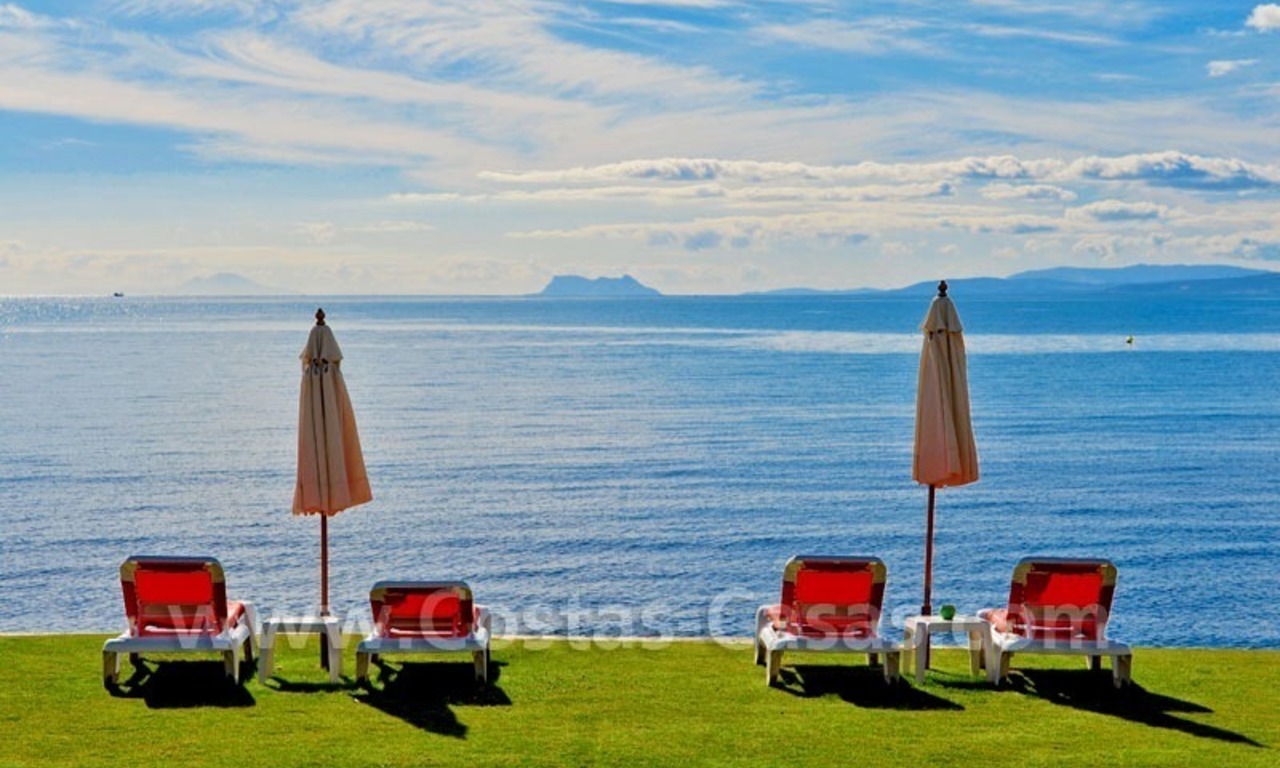Luxe penthouse appartement te koop, eerstelijn strand exclusief complex, New Golden Mile, Marbella - Estepona 11