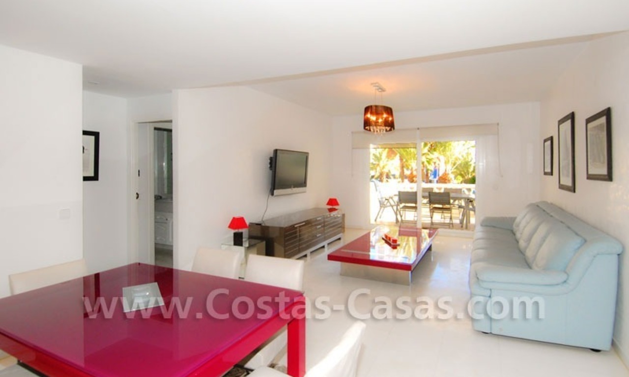 Beachside luxe appartement te koop in Puerto Banus te Marbella 4