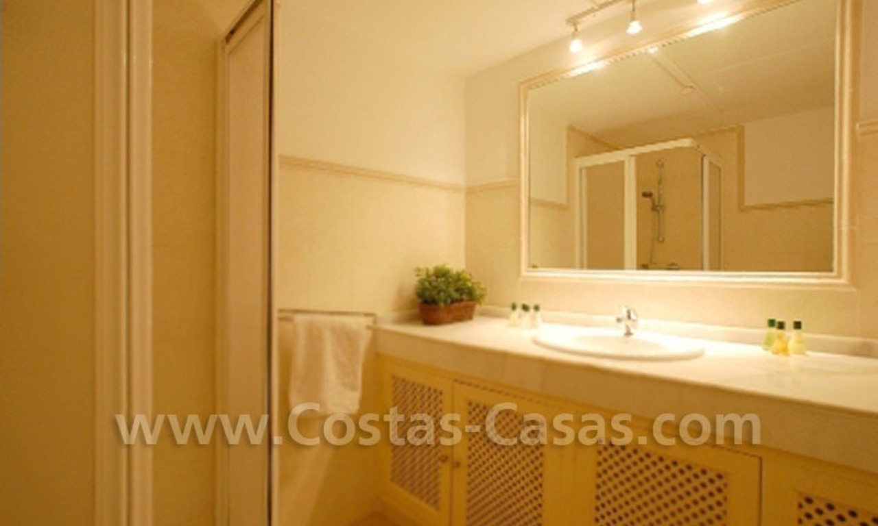 Huis te koop direct aan het strand in Estepona, Costa del Sol 17