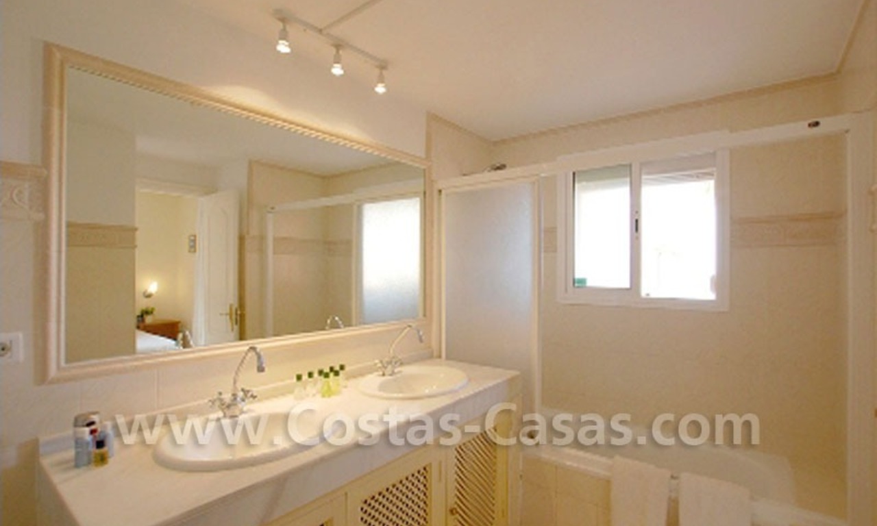 Huis te koop direct aan het strand in Estepona, Costa del Sol 18