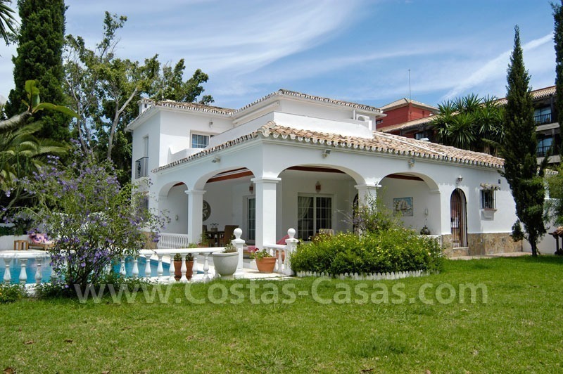 Villa te koop direct aan de golf in San Pedro Marbella