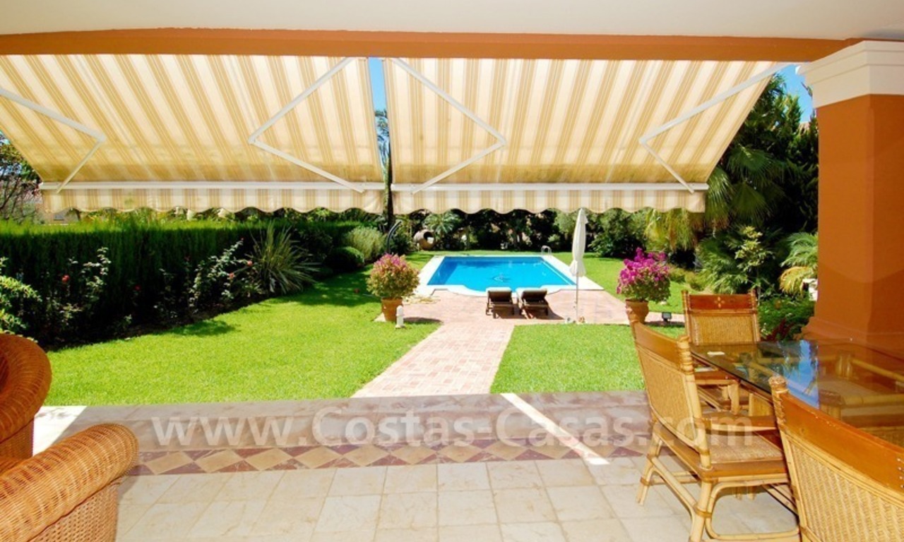 Beachside luxe villa te koop dichtbij het strand in Marbella oost 5