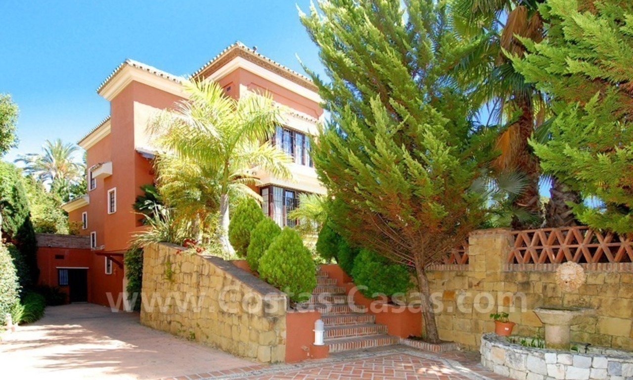 Beachside luxe villa te koop dichtbij het strand in Marbella oost 2