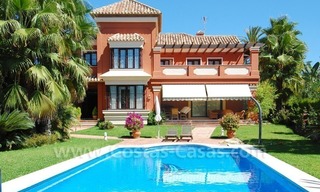 Beachside luxe villa te koop dichtbij het strand in Marbella oost 1