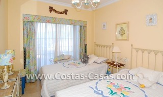 Beachfront luxe penthouse appartement te koop in Puerto Banus te Marbella 15
