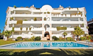 Beachfront luxe penthouse appartement te koop in Puerto Banus te Marbella 20