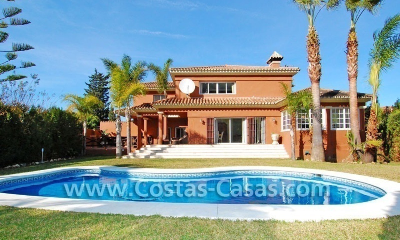Bargain villa te koop vlakbij het strand in Marbella nabij Puerto Banus 1