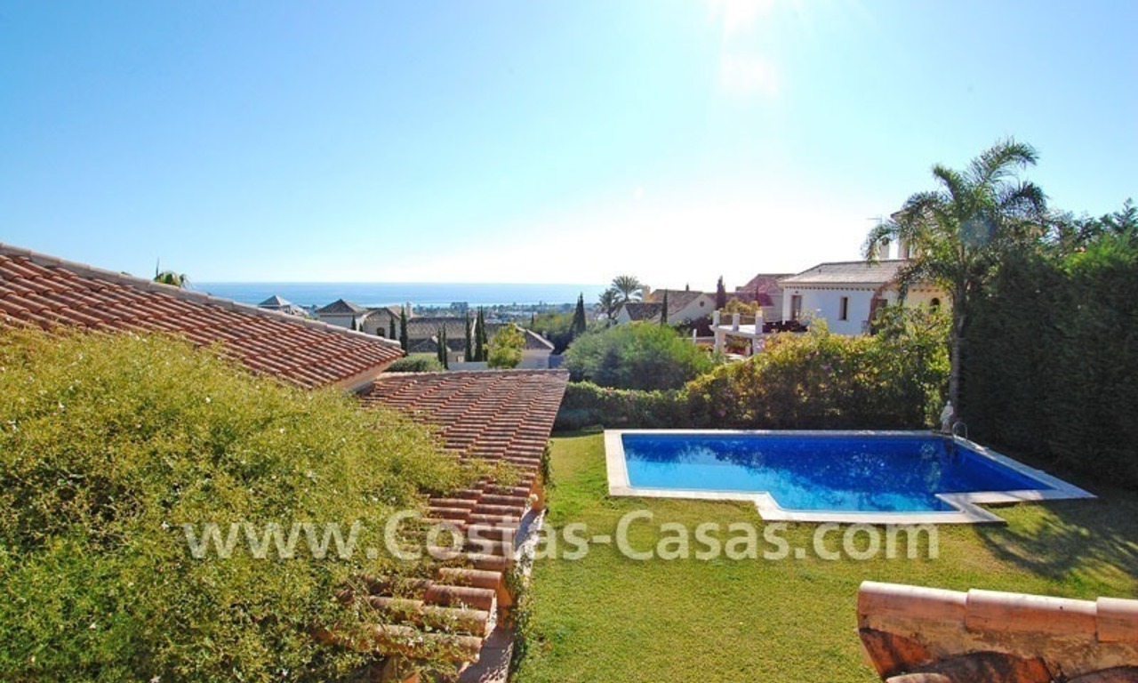 Goede deal! Andalusische stijl koopvilla in een golfresort tussen Marbella – Benahavis en Estepona 2