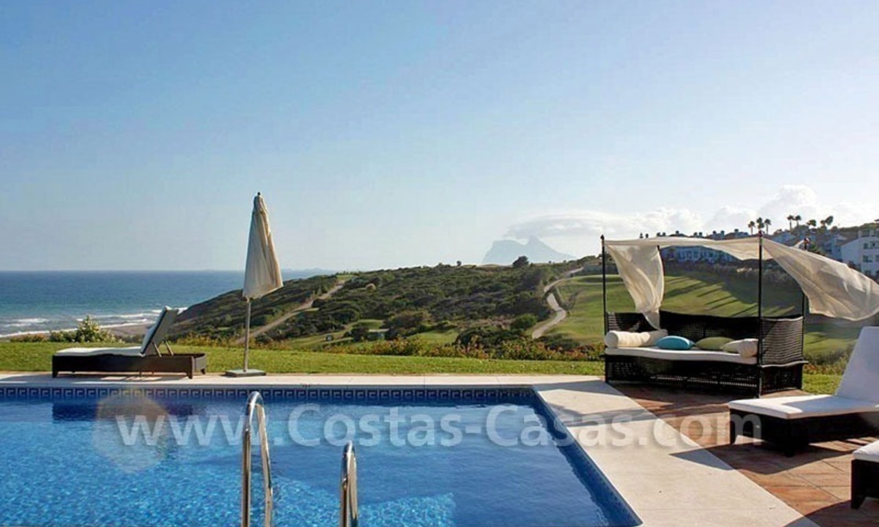 Koopjes! Luxe eerstelijn golf en -strand appartementen te koop aan de Costa del Sol 26