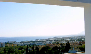 Huis te koop nabij Marbella centrum in omheind complex en met panoramisch zeezicht 10