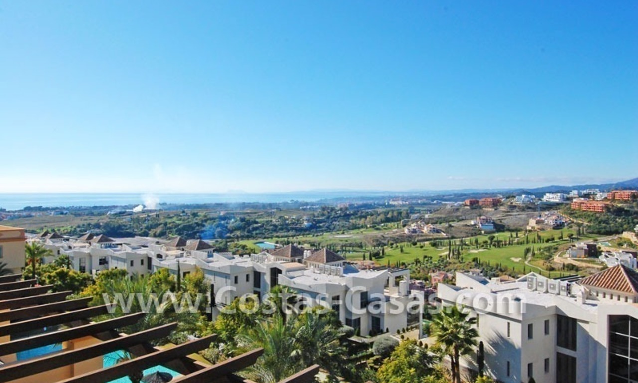 Luxe golf penthouse appartement te koop in een golfresort, Benahavis – Marbella 0