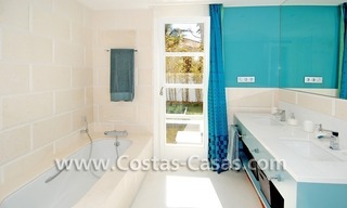 Villa te koop vlakbij de zee in moderne Andalusische stijl te Marbella 27