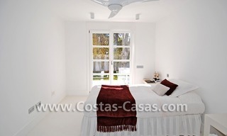 Villa te koop vlakbij de zee in moderne Andalusische stijl te Marbella 24