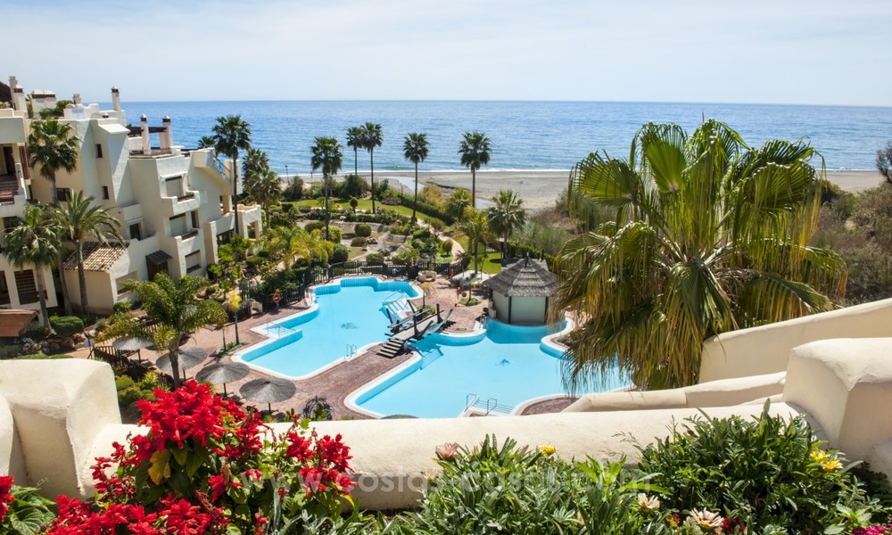 Luxe penthouse appartement te koop, eerstelijns strand complex, New Golden Mile, Marbella - Estepona 22518