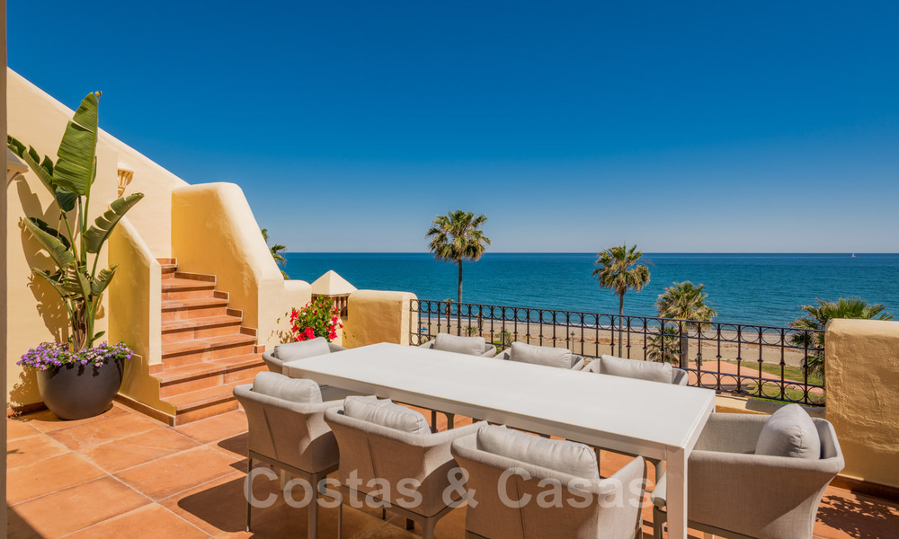 Luxe penthouses en appartementen te koop, eerstelijnsstrand complex, New Golden Mile, Marbella - Estepona 795147