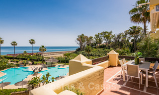 Luxe penthouses en appartementen te koop, eerstelijnsstrand complex, New Golden Mile, Marbella - Estepona 795157 