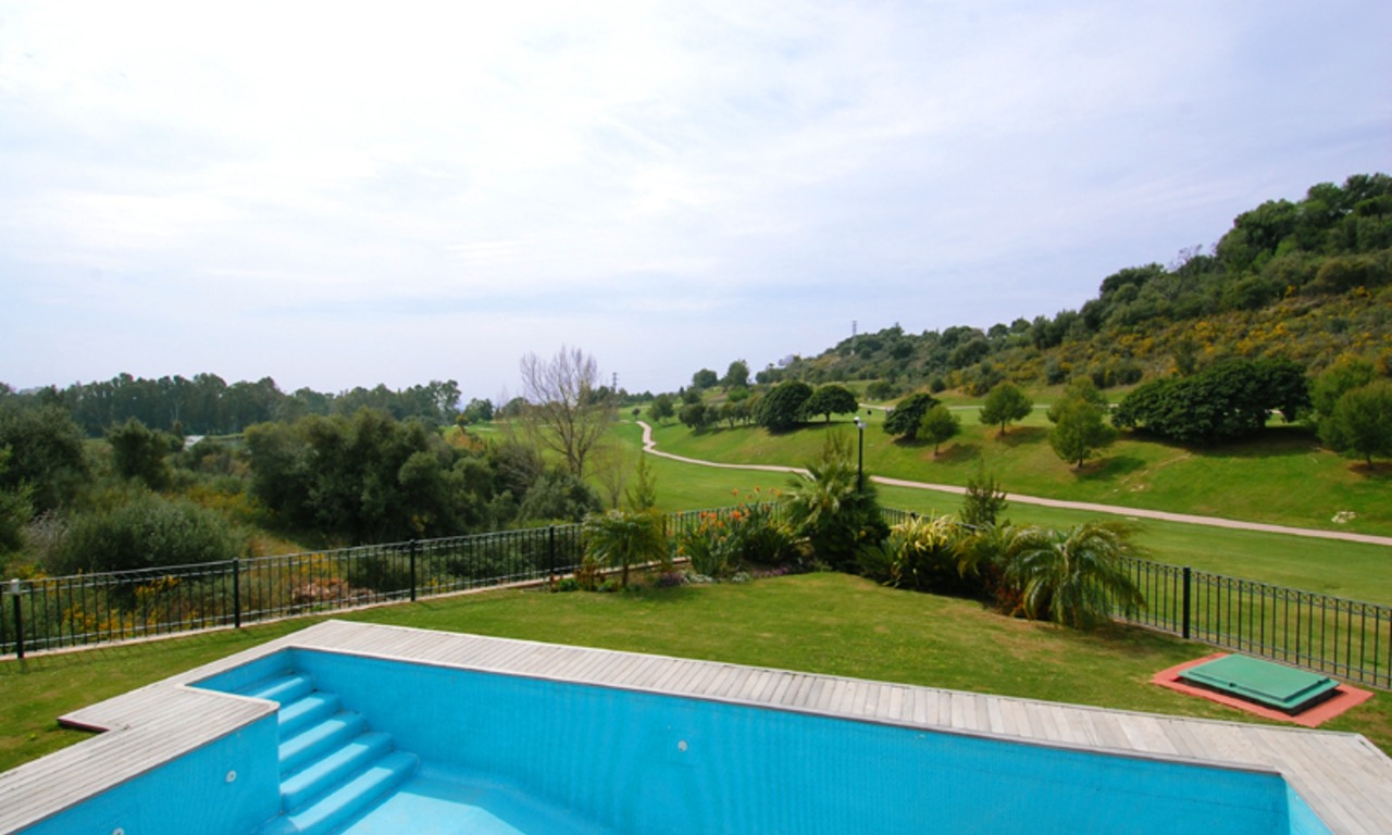 Luxe villa te koop direct aan de golf, Marbella - Benahavis 7